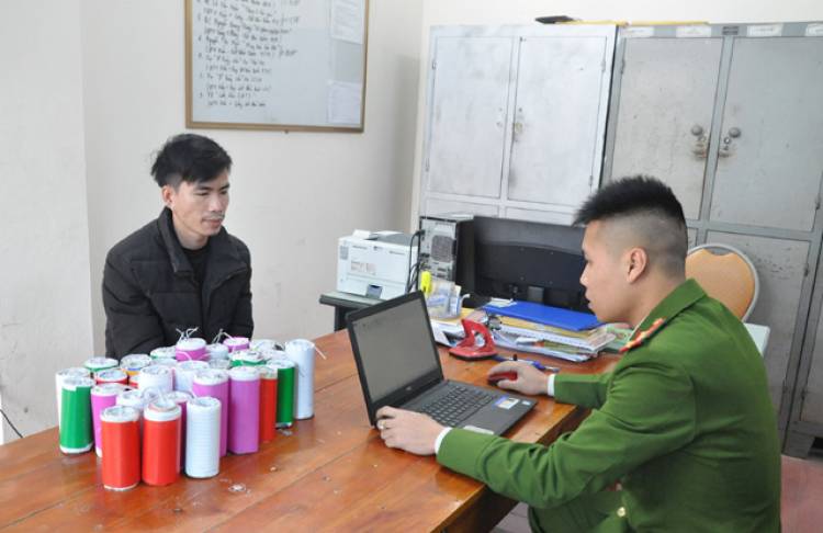 Người Ninh Bình sản xuất hơn 60kg pháo ở Chí Linh